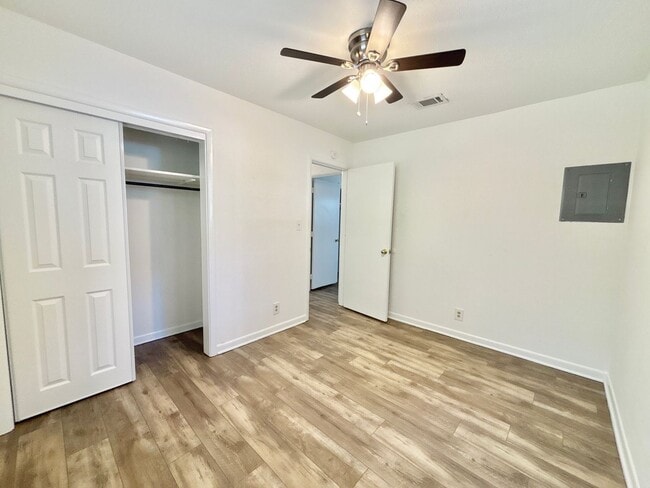 Building Photo - 3460 Rothschild Dr