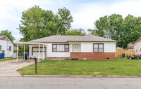 Building Photo - Charming 3 Bedroom, 1.5 Bathroom Home in F...