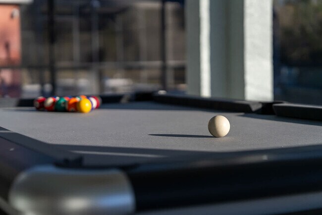 Building Photo - 453 Scrub Jay Way