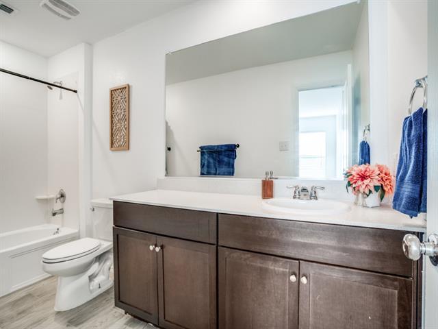 Building Photo - 1505 Helmoken Falls Dr