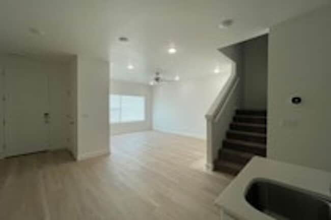 Building Photo - Stunning 3-Bedroom Home in St. George – $2,650/month (Beautiful Views!)