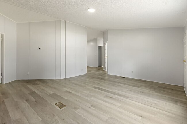 Building Photo - 16474 N Emerson Cir