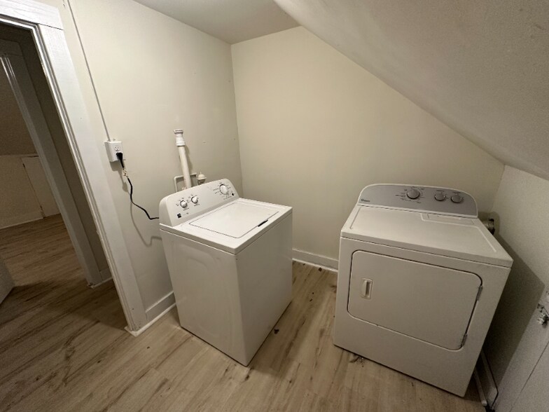 Building Photo - 381-383-383 S 3rd St