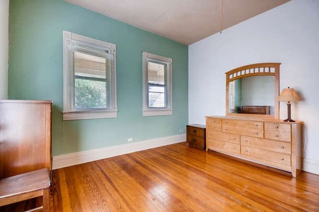 Interior Photo - 411 E Carson Street