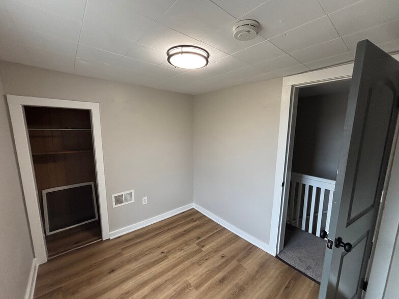 Building Photo - 668 Sullivan St