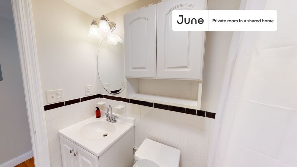 Building Photo - Room in Shared 4 bed/2 bath home