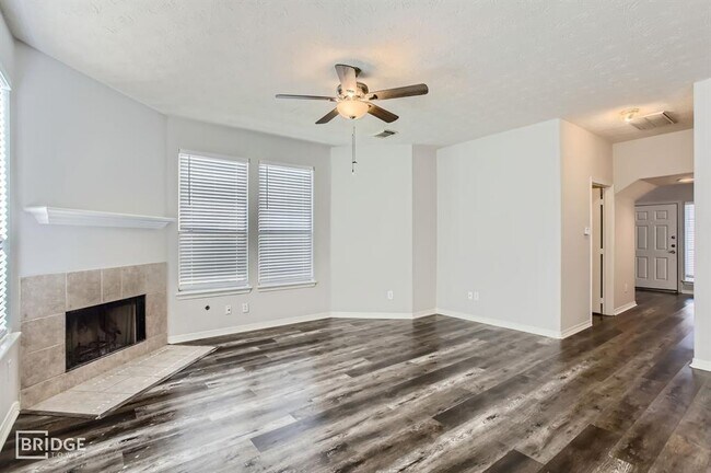 Building Photo - 3138 Red Rover Ct