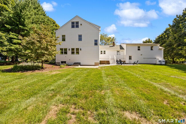 Building Photo - 387 Mixville Rd