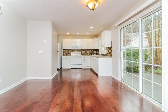 Building Photo - 568 Windcroft Cir NW