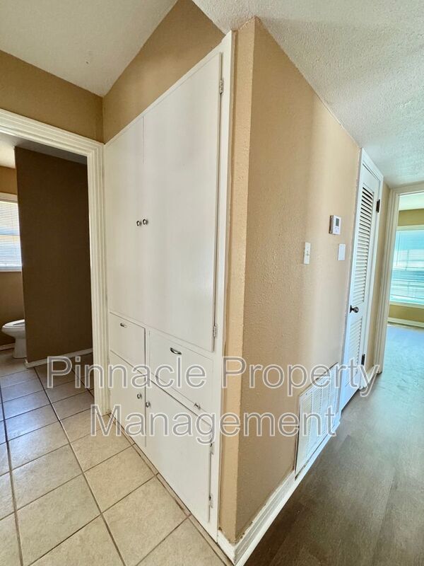 Building Photo - 2632 W Avenue N
