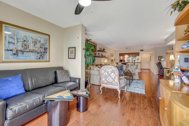Building Photo - 5842 Crystal Shores Dr