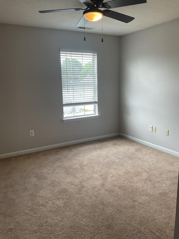 Building Photo - 347 Thistle Ln