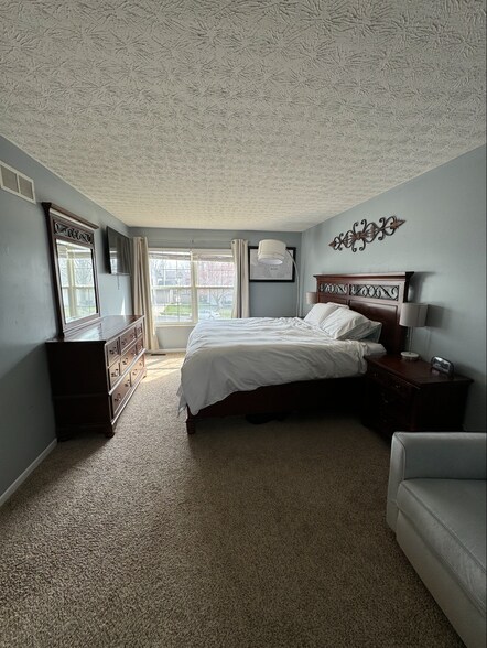 Building Photo - 4330 Portobello Dr