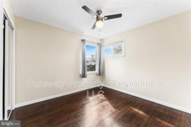 Building Photo - 842 Woodlane Rd