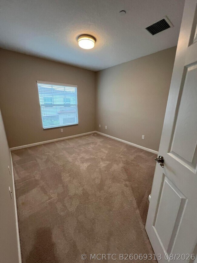 Building Photo - 14404 Emerald Pl Wy