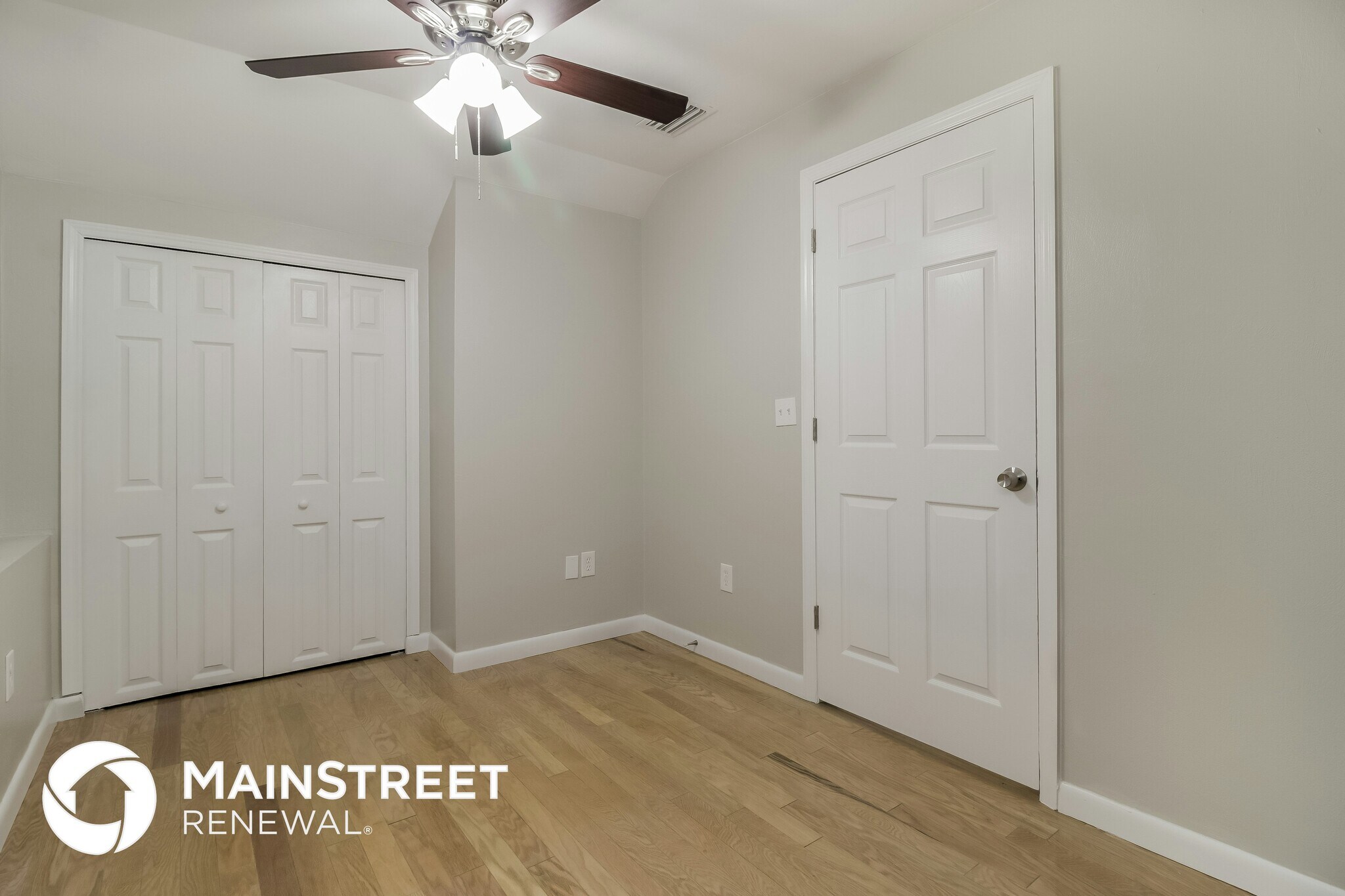 Building Photo - 559 Cameo Dr