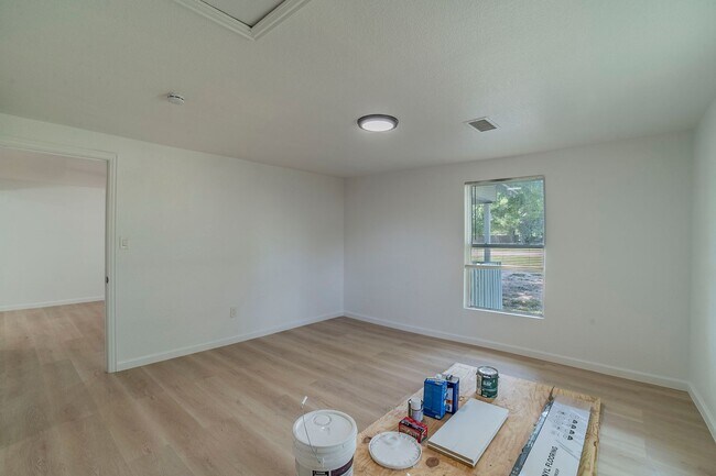 Building Photo - Stylishly Renovated 3-Bedroom Home in Arli...