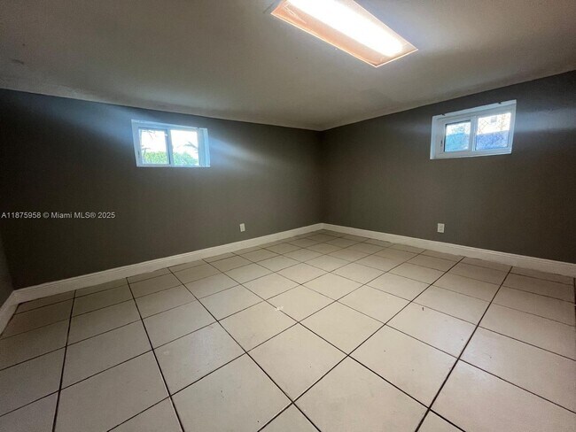 Building Photo - 1330 NE 203rd St