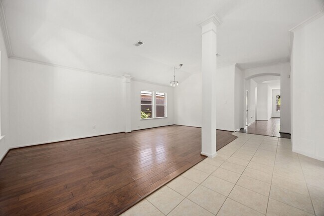 Building Photo - 25030 Emporia Point Ct
