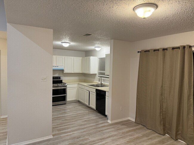 Building Photo - 11371 Fish Springs Dr