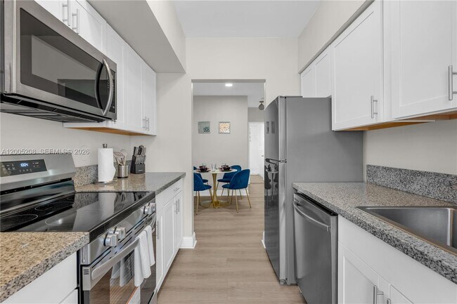 Building Photo - 10006 E Bay Harbor Dr