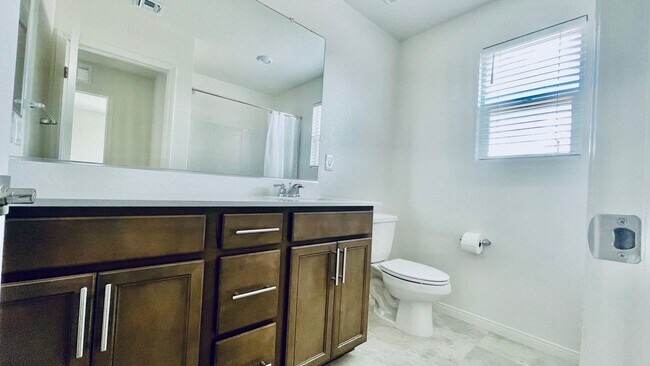 Building Photo - gated community -brand new home with 4 bed...