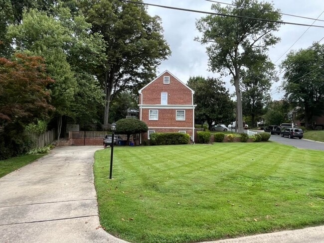 Building Photo - 4408 Glenridge St