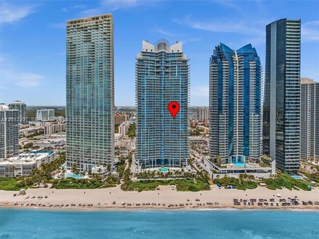 Building Photo - 17001 Collins Ave