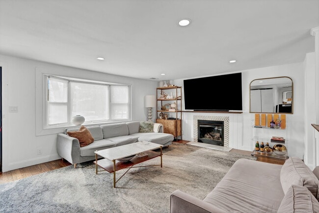 Building Photo - 1815 New Britain Ave