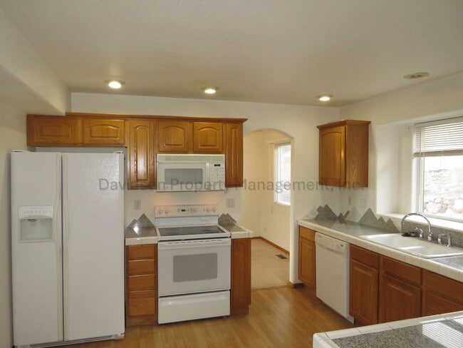 Building Photo - 15485 Curwood Dr