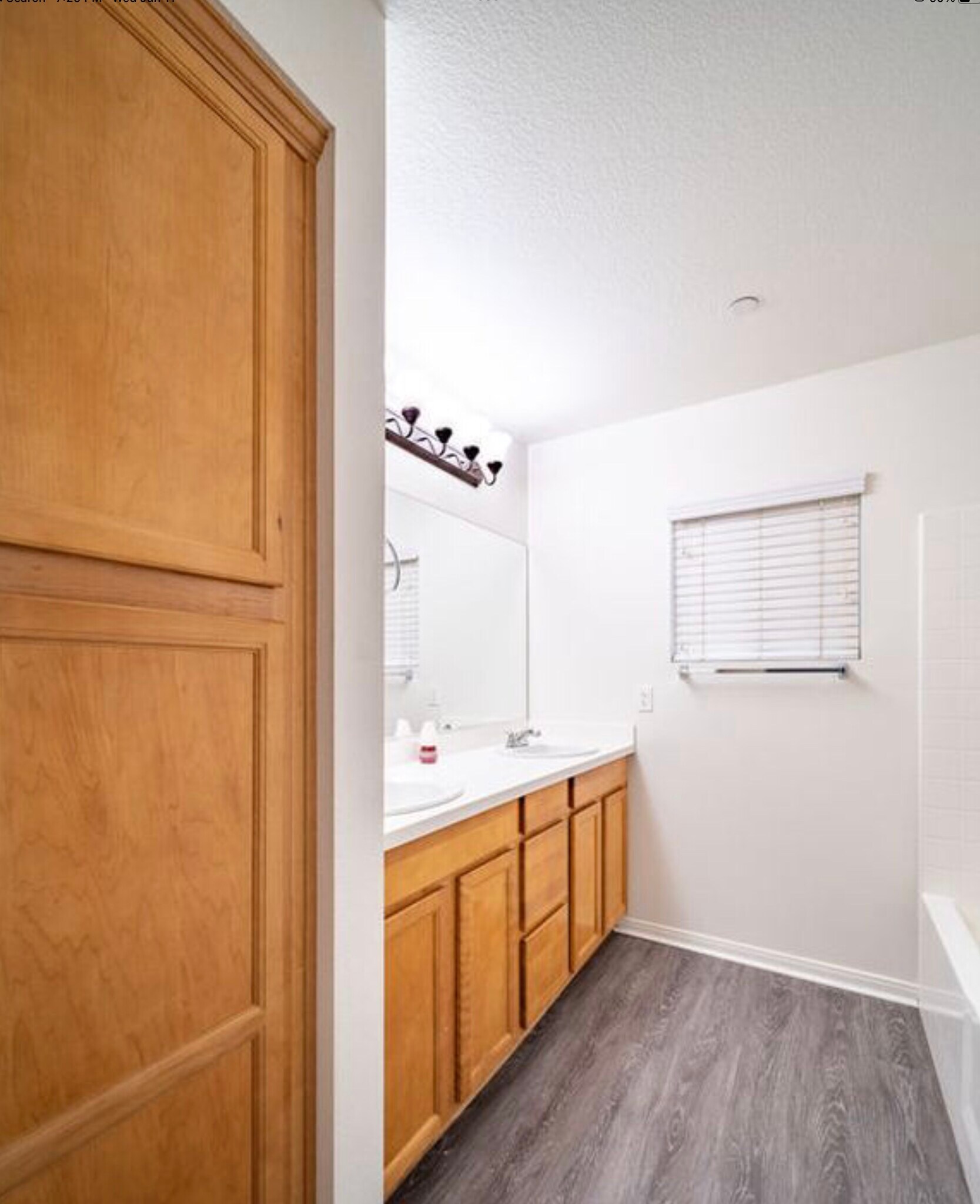 Building Photo - 1036 Playa del Norte