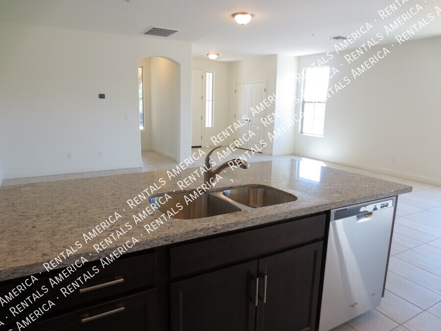Building Photo - 20756 W Legend Trail