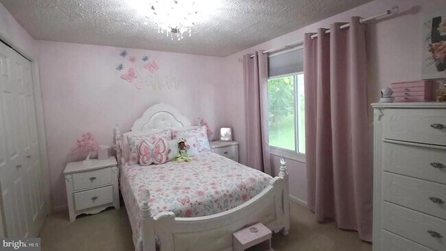 Building Photo - 11120 Lake Breeze Dr