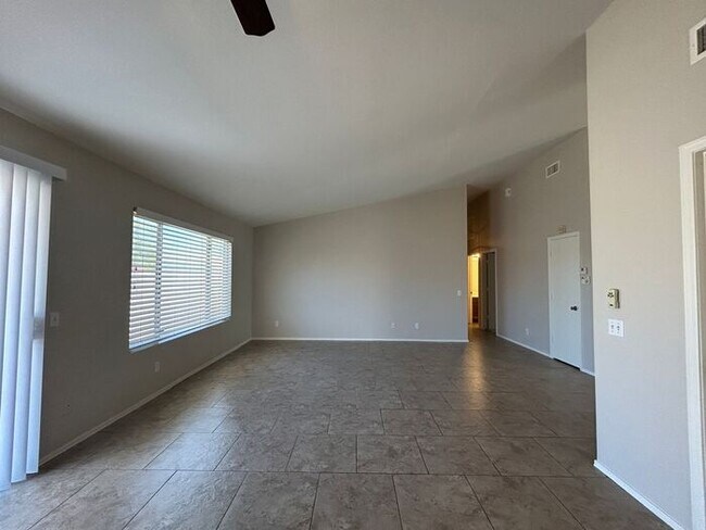 Building Photo - 6858 S 19th St