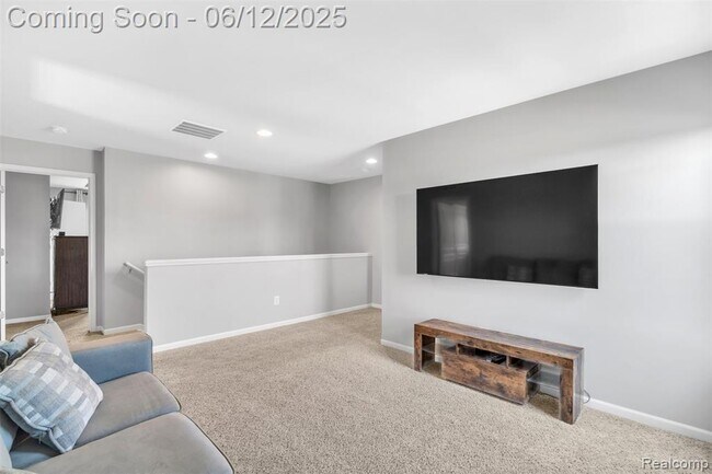 Building Photo - 15745 Diamante Dr