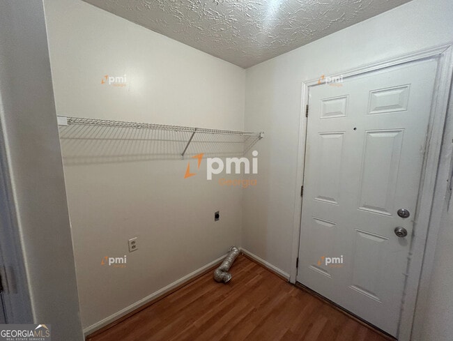 Building Photo - 2720 Sapphire St