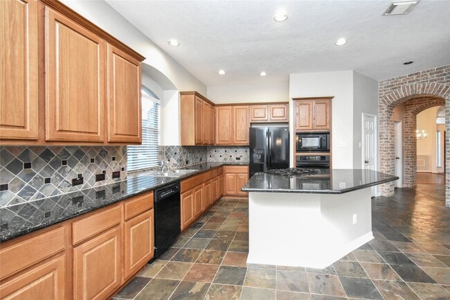 Building Photo - 10 E Artist Grove Cir