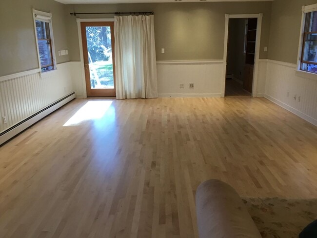 Building Photo - Recently updated ranch in Thoroughgood!