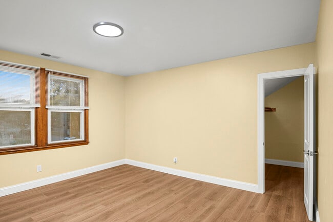 Building Photo - 35 Third Avenue - 3