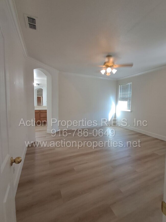Building Photo - Action Properties R.E.S. Inc. Offering Beautiful Highland Park Single Story 3 Car, 4 Bedroom, Gar...