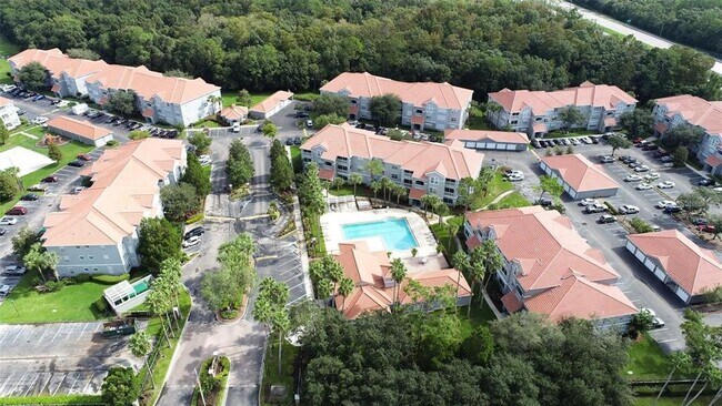 Building Photo - 18001 Richmond Pl Dr