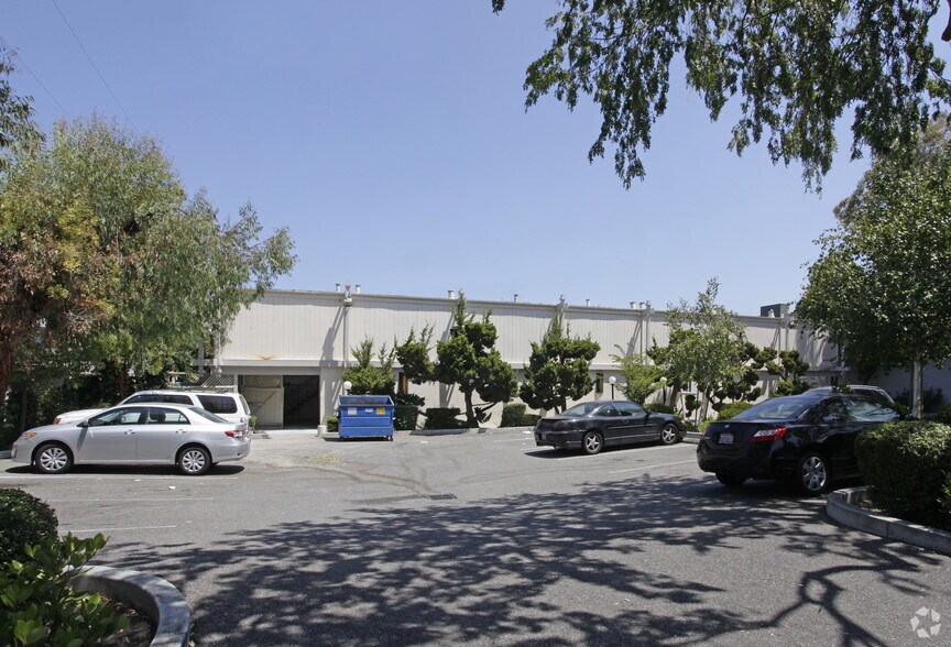 Primary Photo - Plaza Studios