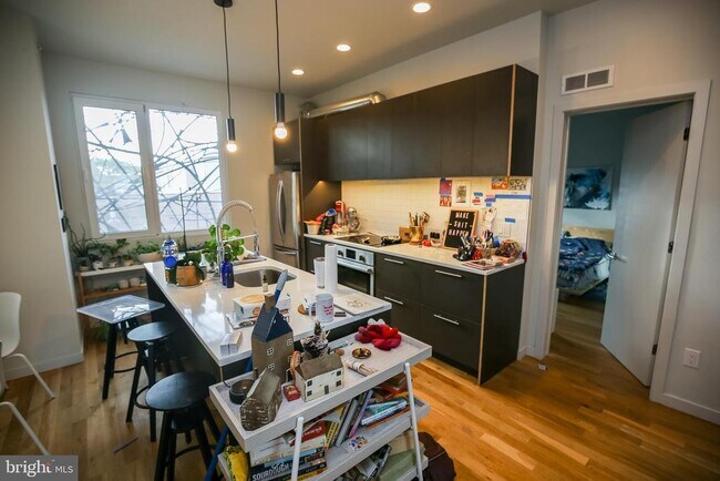 Building Photo - 2324 Memphis St