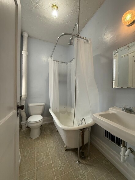 Building Photo - 2624 Union St