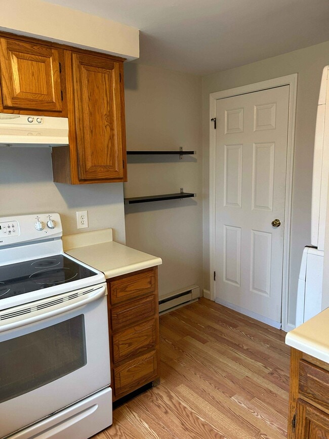 Building Photo - 10 Wells Woods Ln