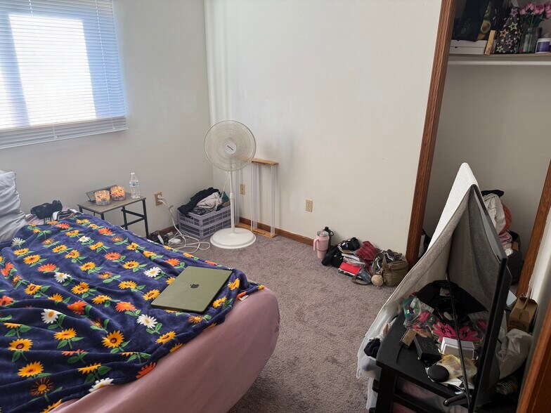 Building Photo - 65 Main St