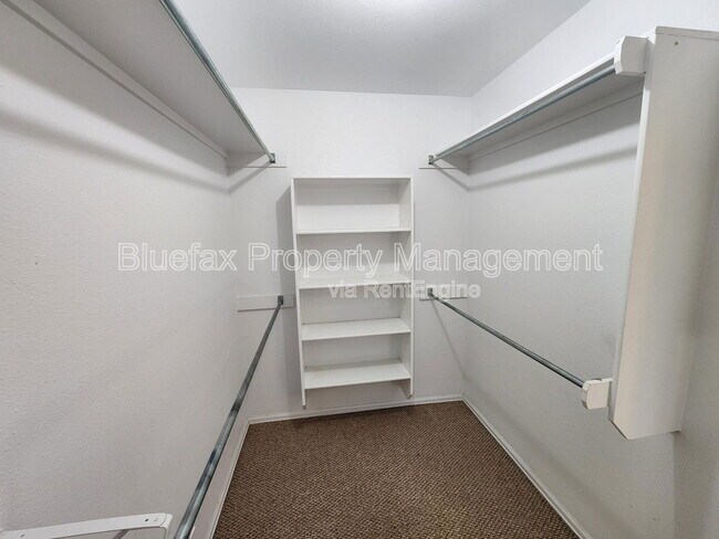 Building Photo - 943 Tisbury Pkwy