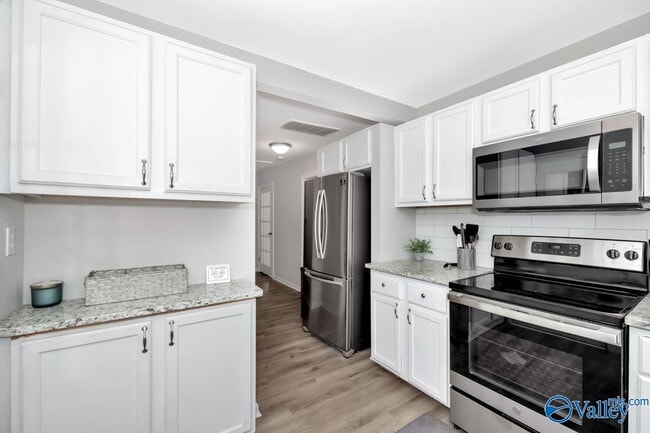 Building Photo - 2611 Whitesburg Dr