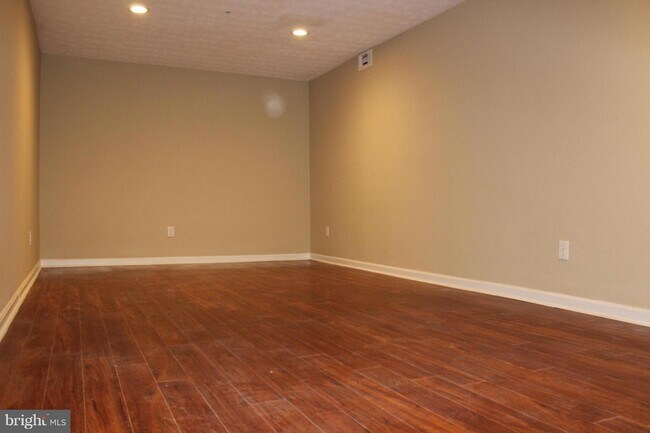Building Photo - 4832 Brookstone Terrace