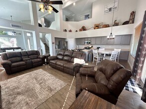 Building Photo - Beautiful fully furnished 4-bedroom, 2.5-bath home located near downtown Gilbert!